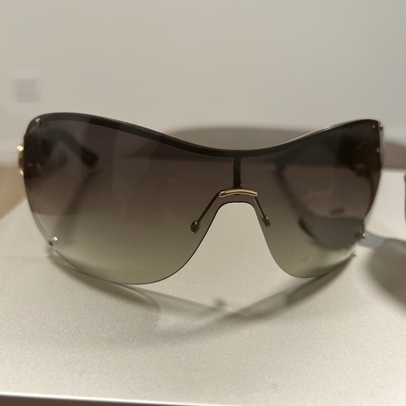 Gucci - Picture 1 of 4
